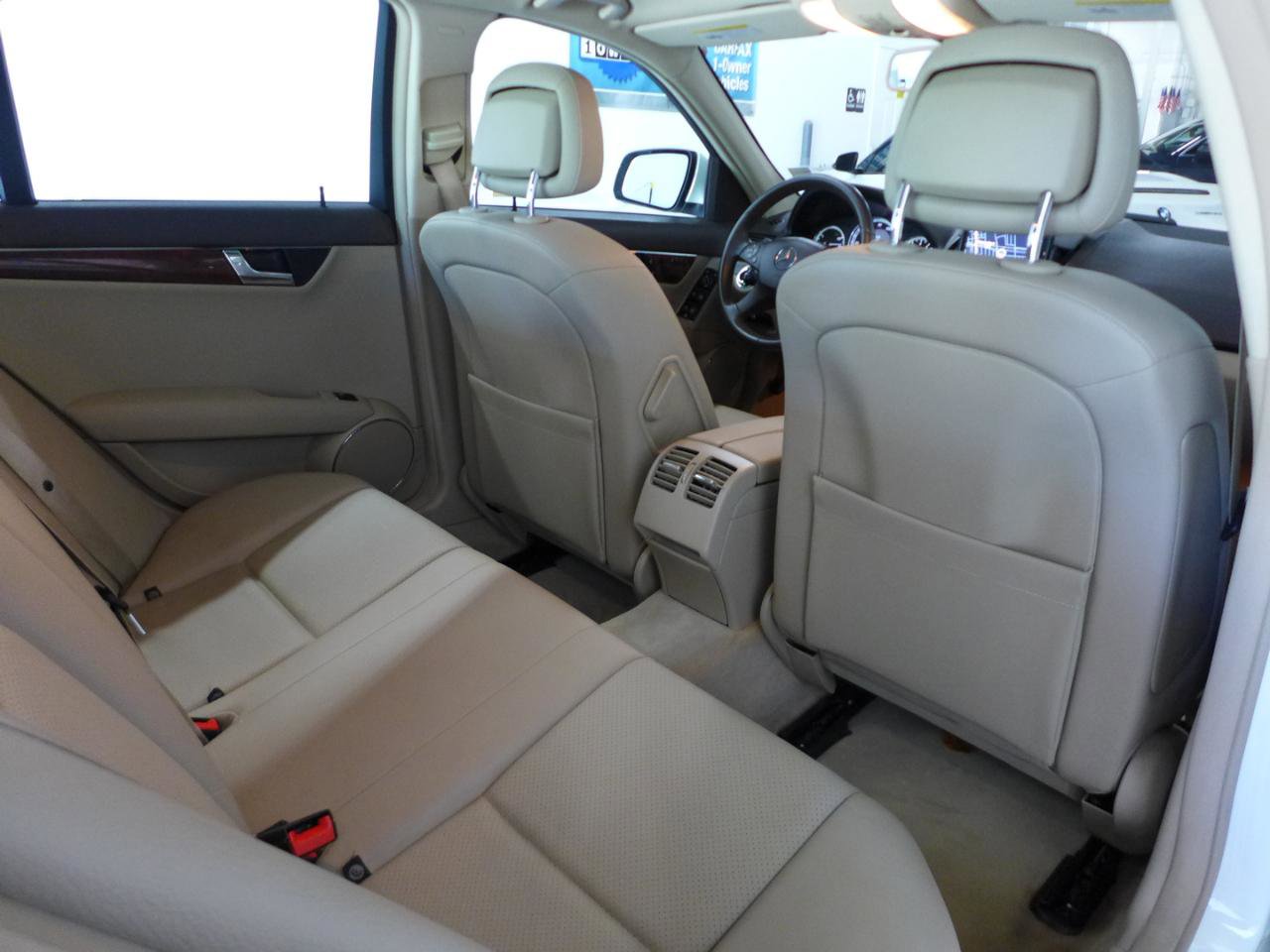 Used 2009 Mercedes-Benz C 300 4MATIC Sedan image 48