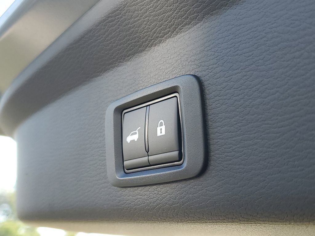 New 2026 Mitsubishi Outlander SE image 11