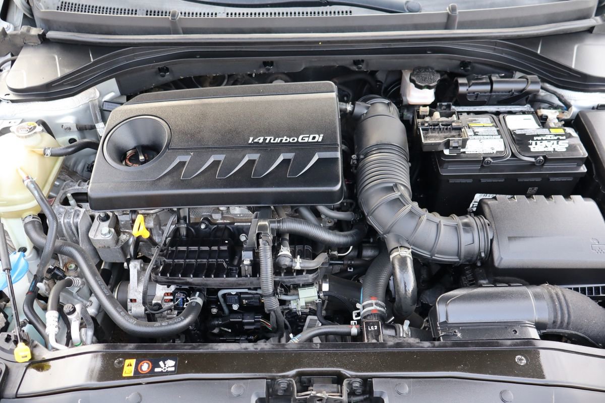 Used 2017 Hyundai Elantra ECO w/ Cargo Package image 39