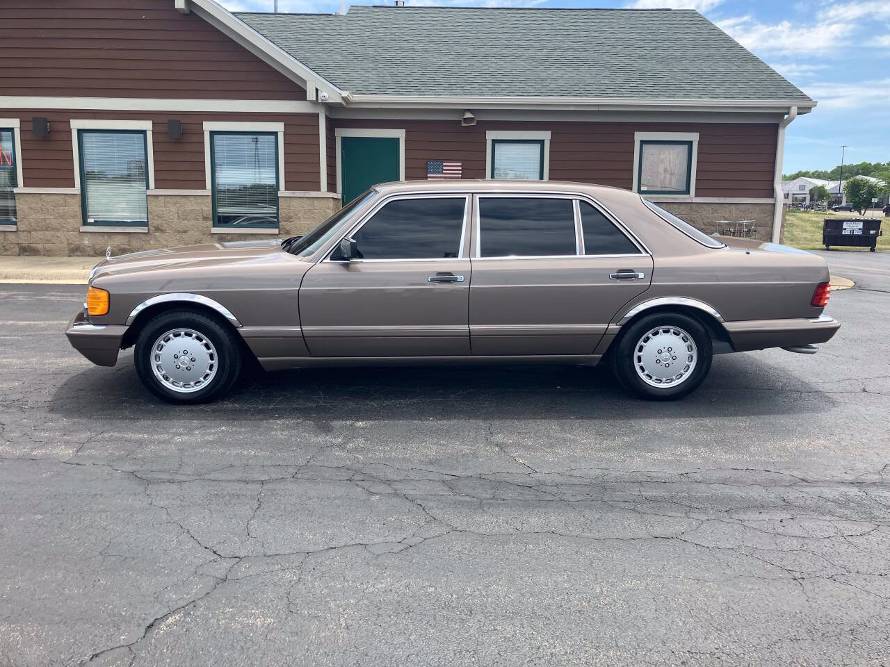 Used 1988 Mercedes-Benz 420 SEL image 6