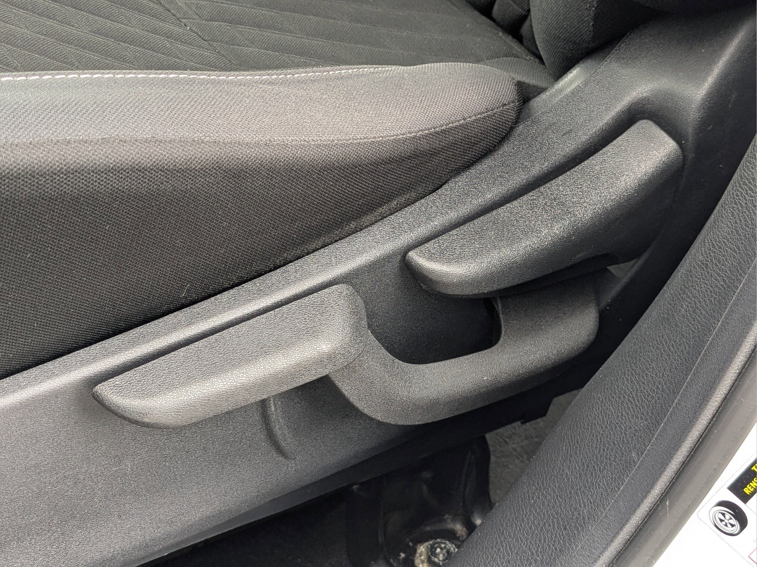 Used 2021 Nissan Kicks SV FWD image 18