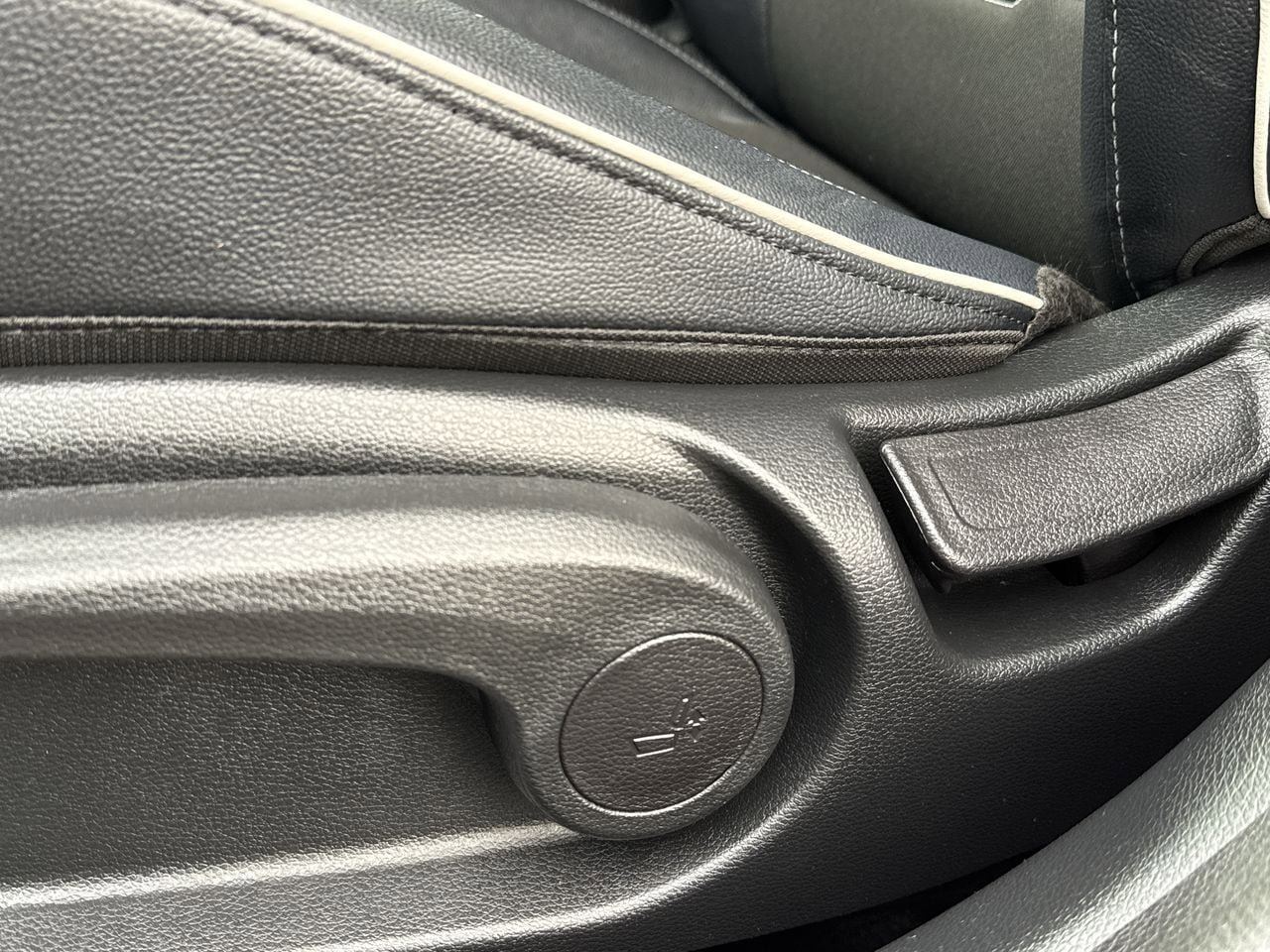 Used 2023 Kia Forte GT-Line w/ GT-Line Technology Package image 12