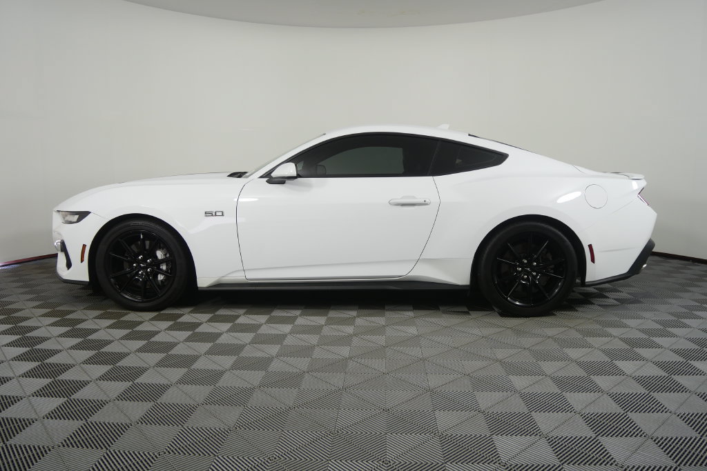 Used 2024 Ford Mustang GT Premium RWD image 2