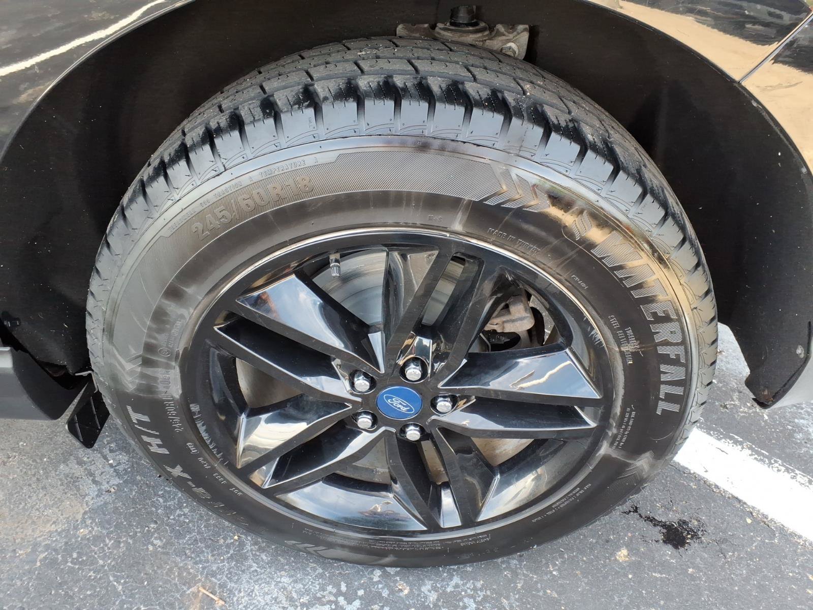 Used 2018 Ford Edge SEL w/ Equipment Group 201A AWD/4WD image 7