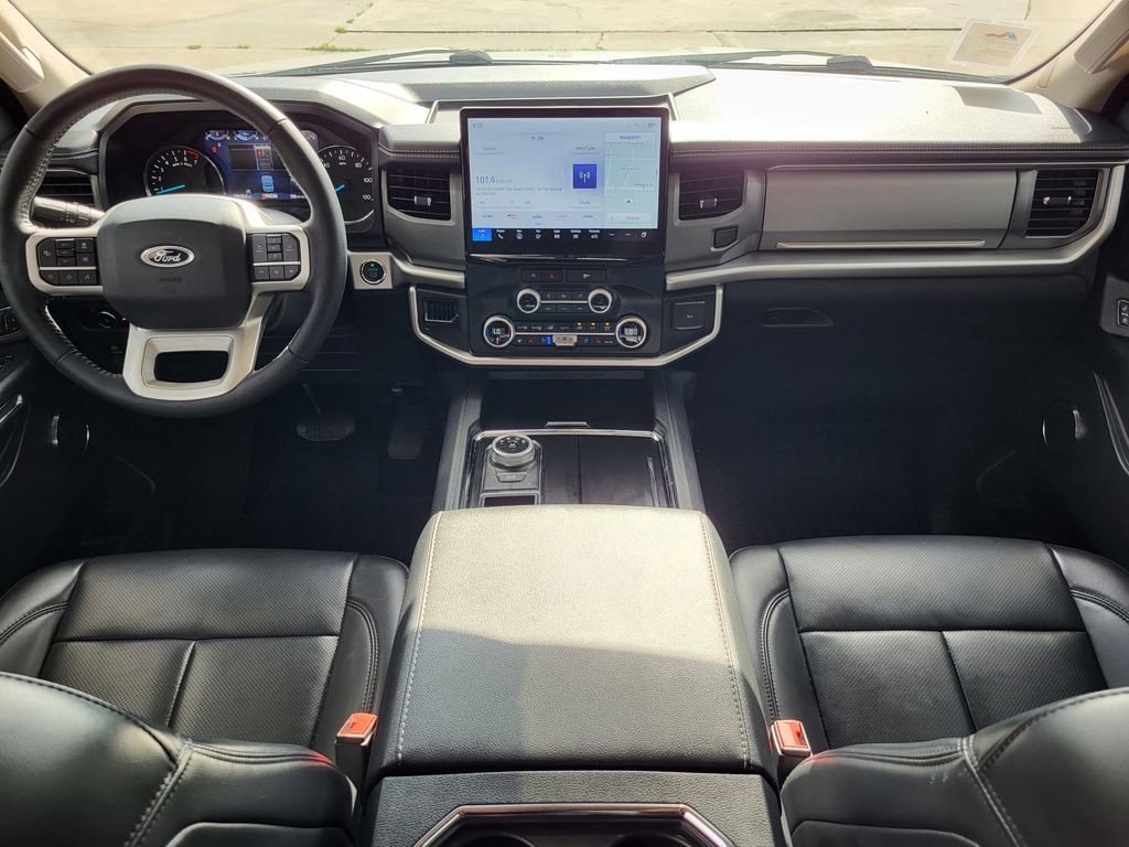 Used 2024 Ford Expedition XLT RWD image 14