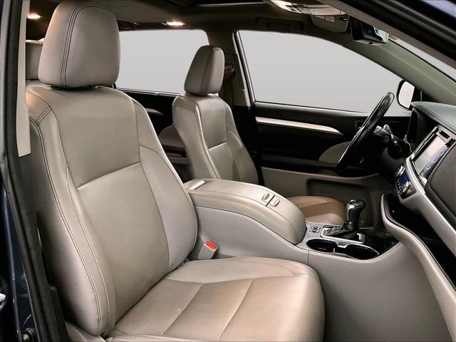 Used 2018 Toyota Highlander XLE AWD/4WD image 8
