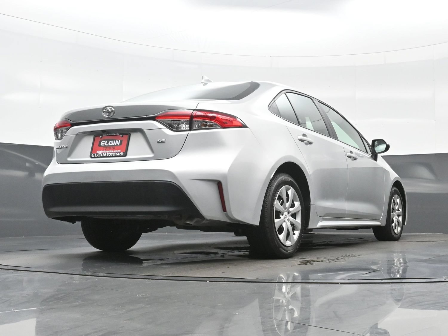 Used 2025 Toyota Corolla LE FWD image 29