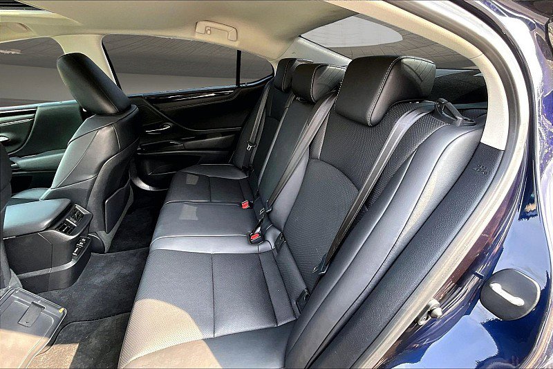 Used 2020 Lexus ES 350 w/ Premium Package FWD image 23