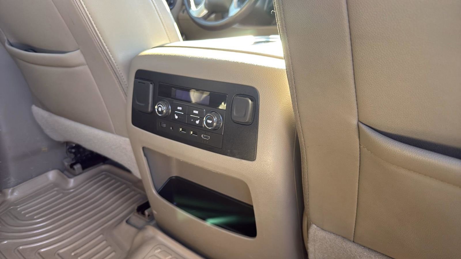 Used 2019 GMC Yukon SLT w/ Open Road Package image 28