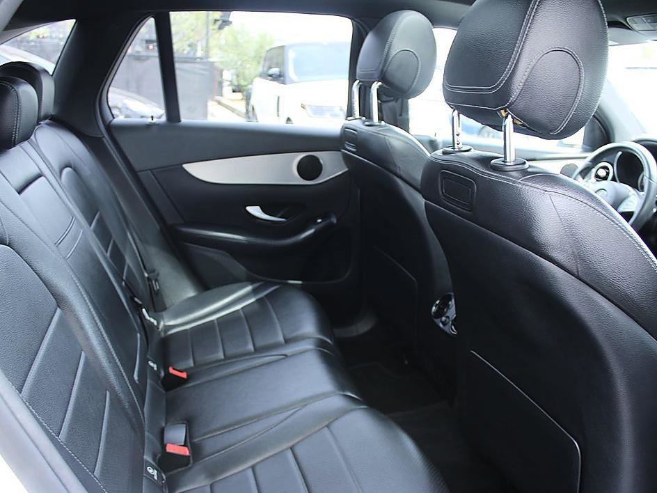 Used 2019 Mercedes-Benz GLC 300 w/ Premium Package image 10