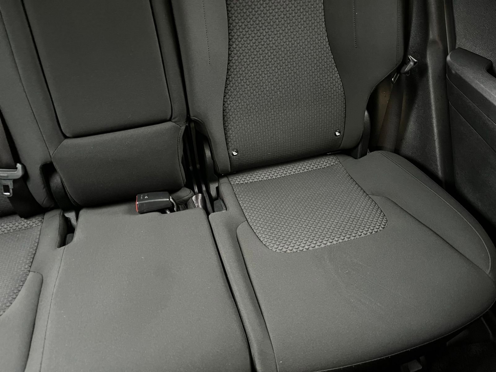 Used 2025 Kia Sportage LX image 37