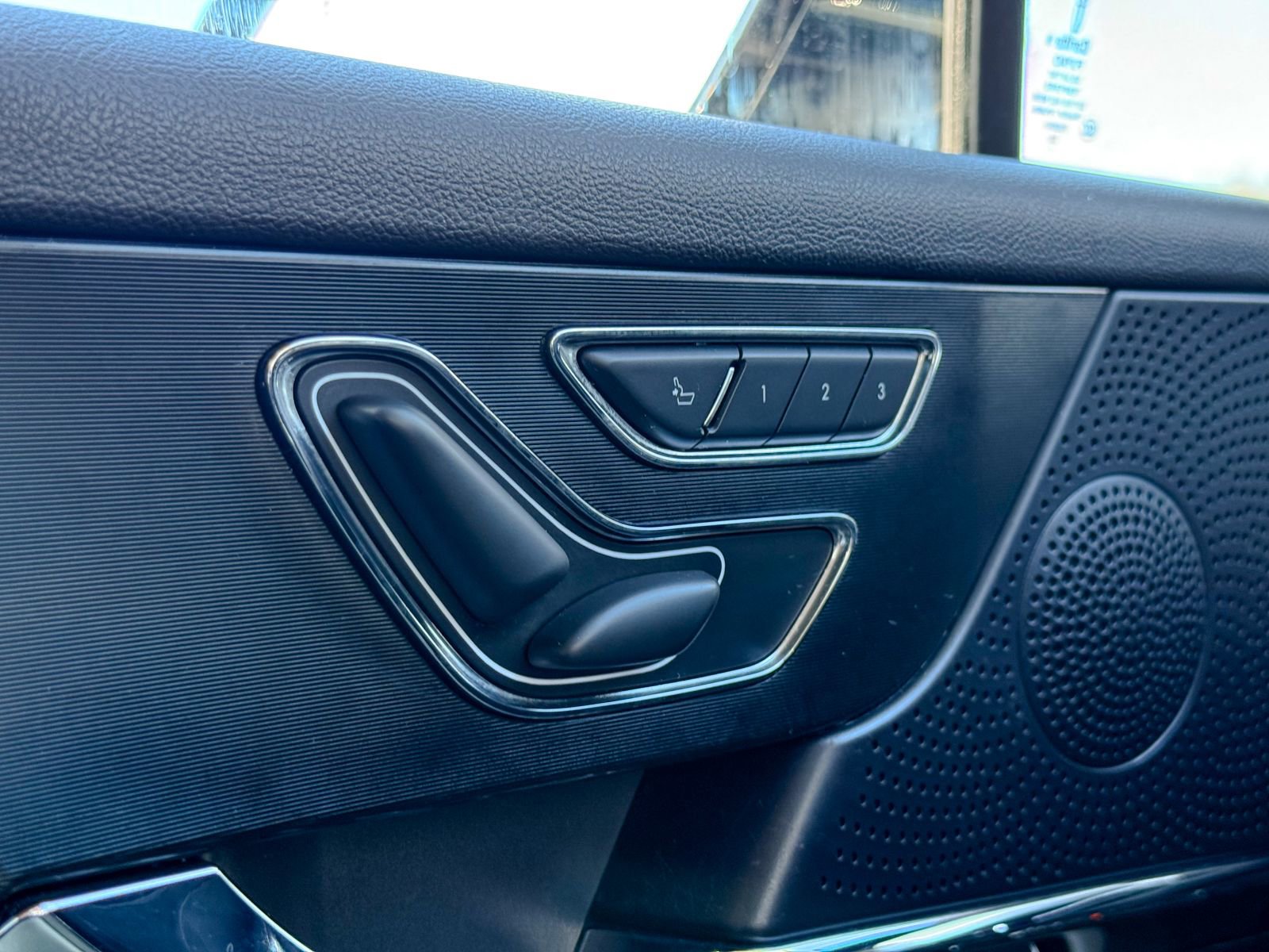 Used 2023 Lincoln Corsair AWD w/ Equipment Group 101A image 30