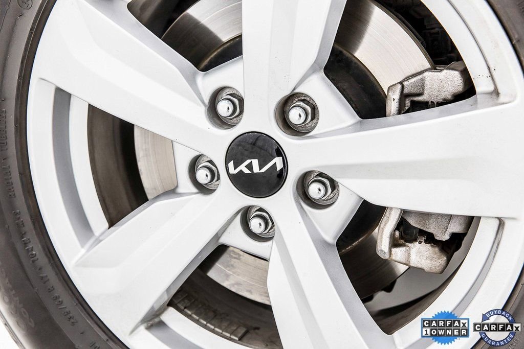 Used 2025 Kia Sorento LX image 40