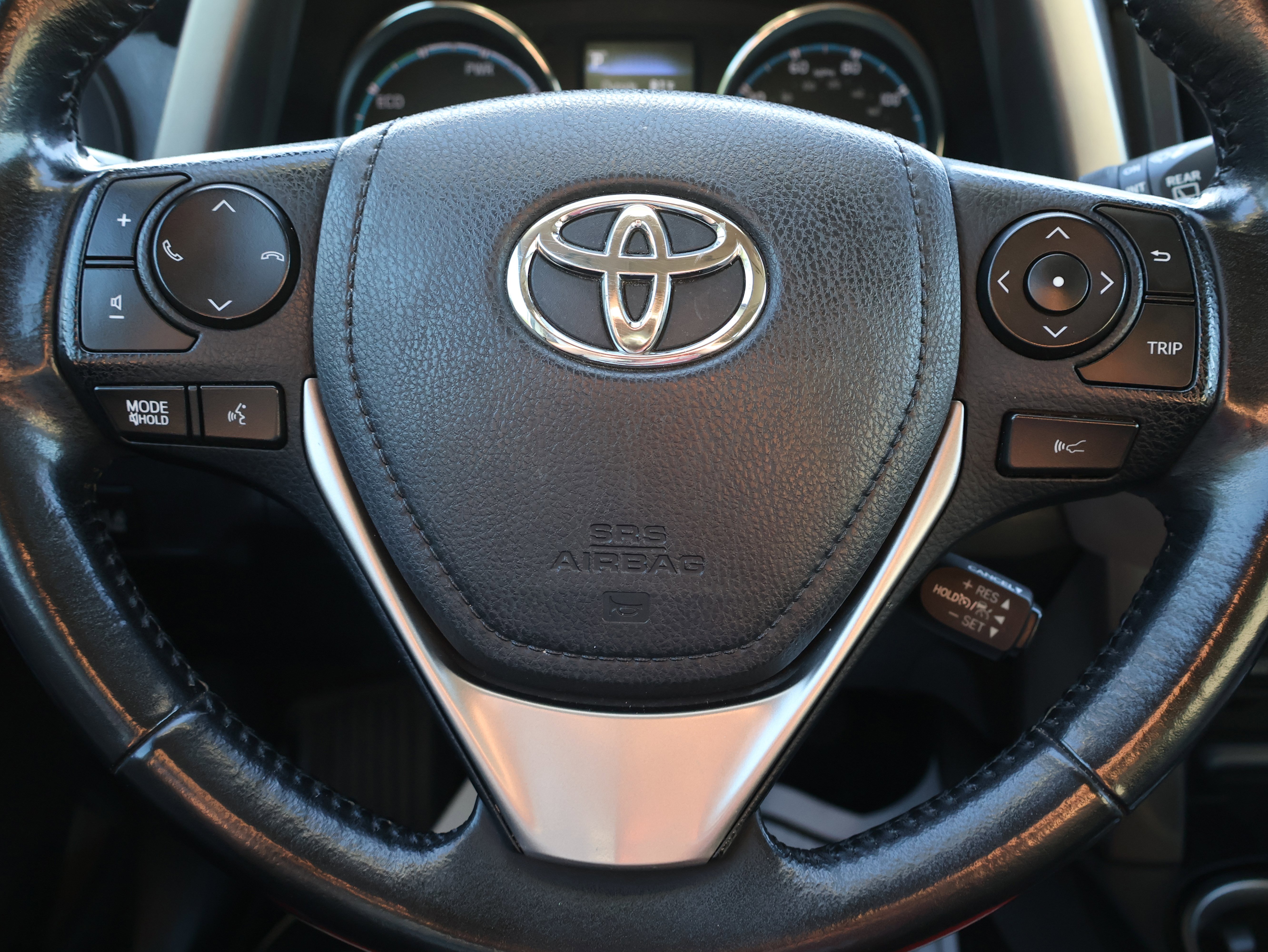 Used 2018 Toyota RAV4 Limited image 32