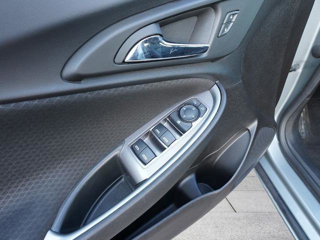 Used 2024 Chevrolet Malibu LT image 24