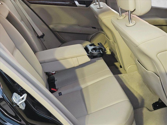 Used 2013 Mercedes-Benz C 250 Sedan image 19