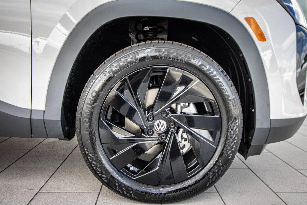 New 2027 Volkswagen Atlas SE FWD image 4