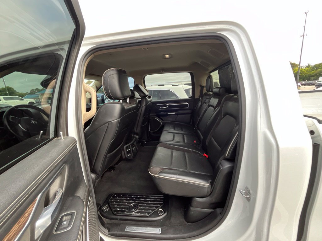Used 2019 RAM 1500 Laramie AWD/4WD image 27