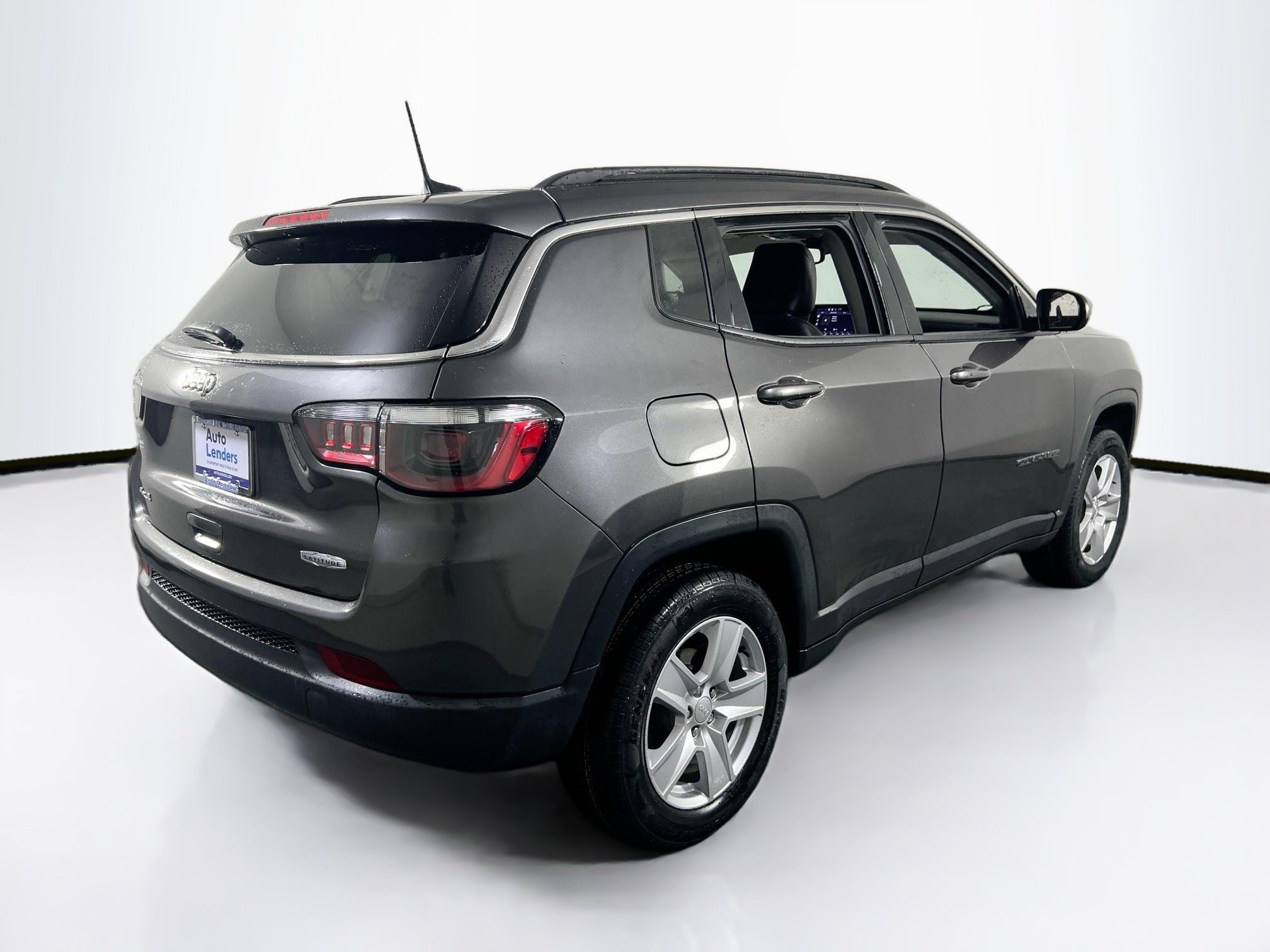 Used 2022 Jeep Compass Latitude AWD/4WD image 5