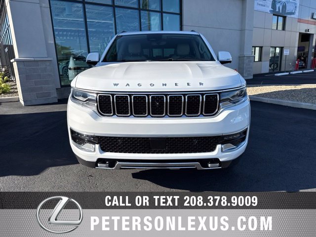 Used 2022 Jeep Wagoneer Series III w/ Premium Group I AWD/4WD image 9