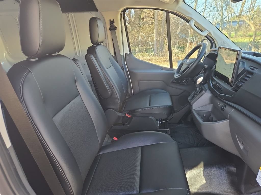 New 2026 Ford Transit 150 Low Roof RWD image 10