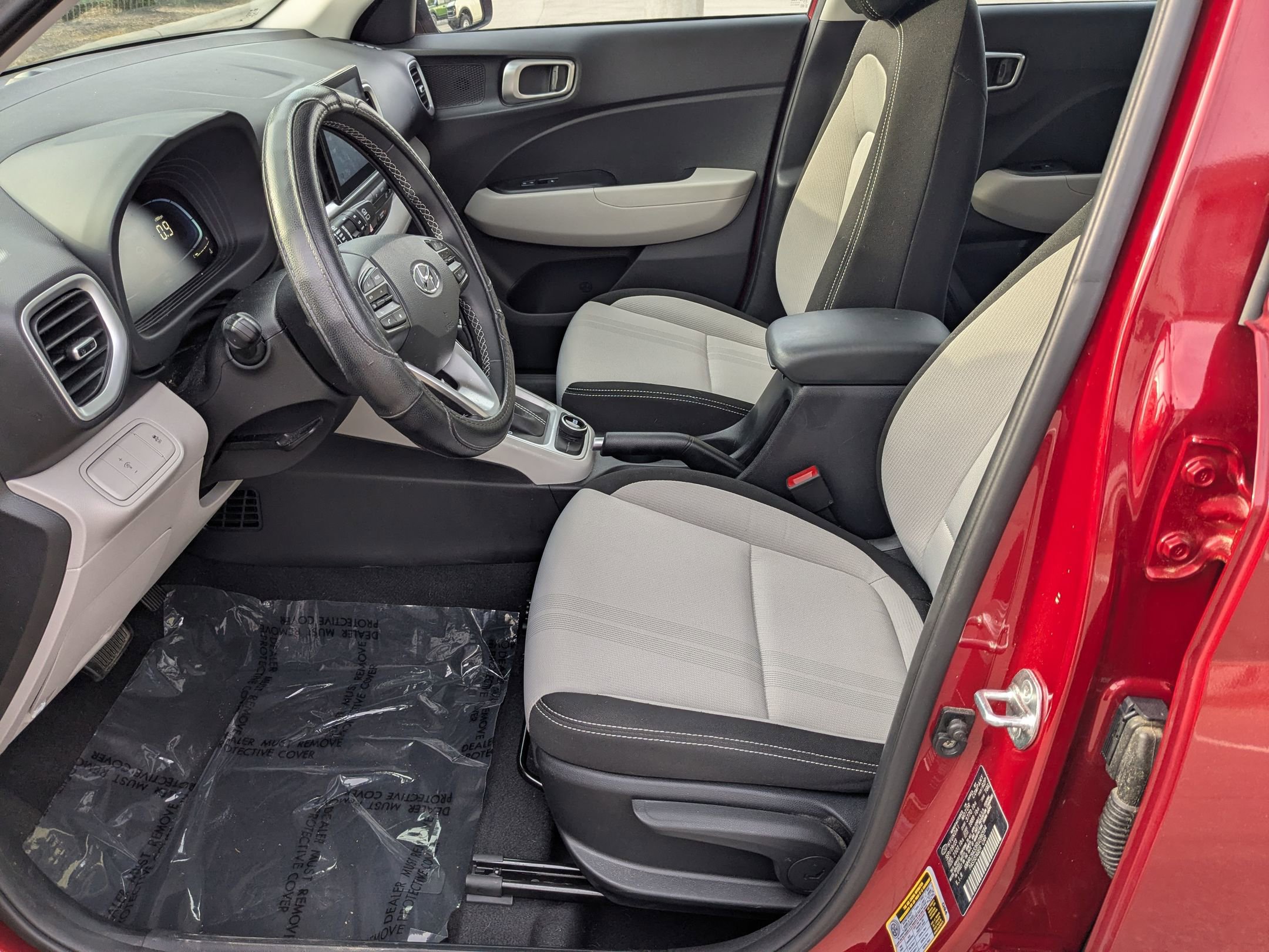 Used 2024 Hyundai Venue SEL FWD image 14