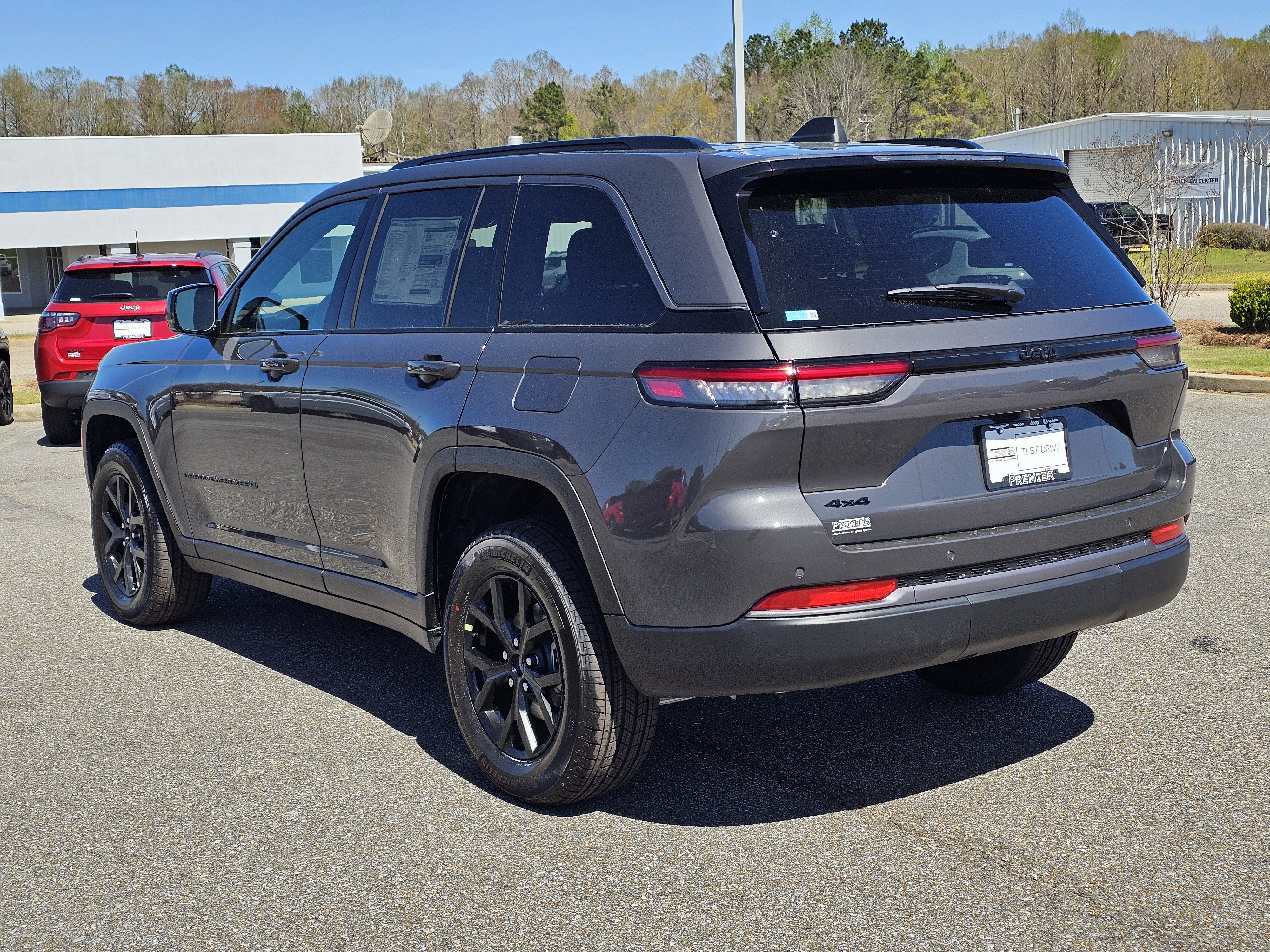 New 2026 Jeep Grand Cherokee Altitude image 12