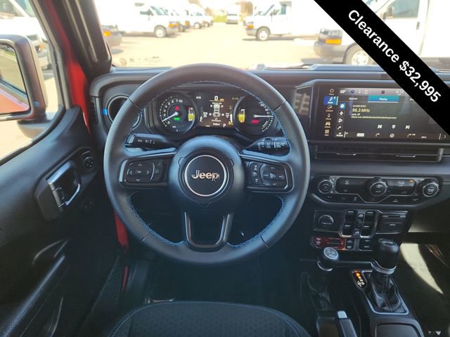 Used 2025 Jeep Wrangler Unlimited Rubicon 4xe AWD/4WD image 19