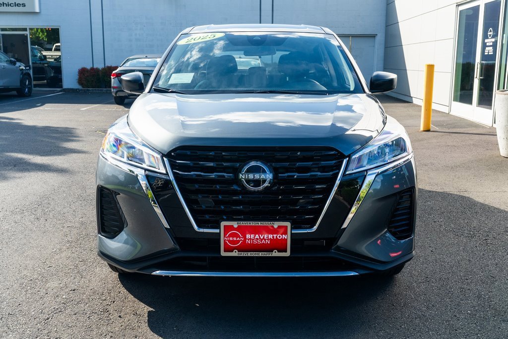 New 2025 Nissan Kicks Play S image 2