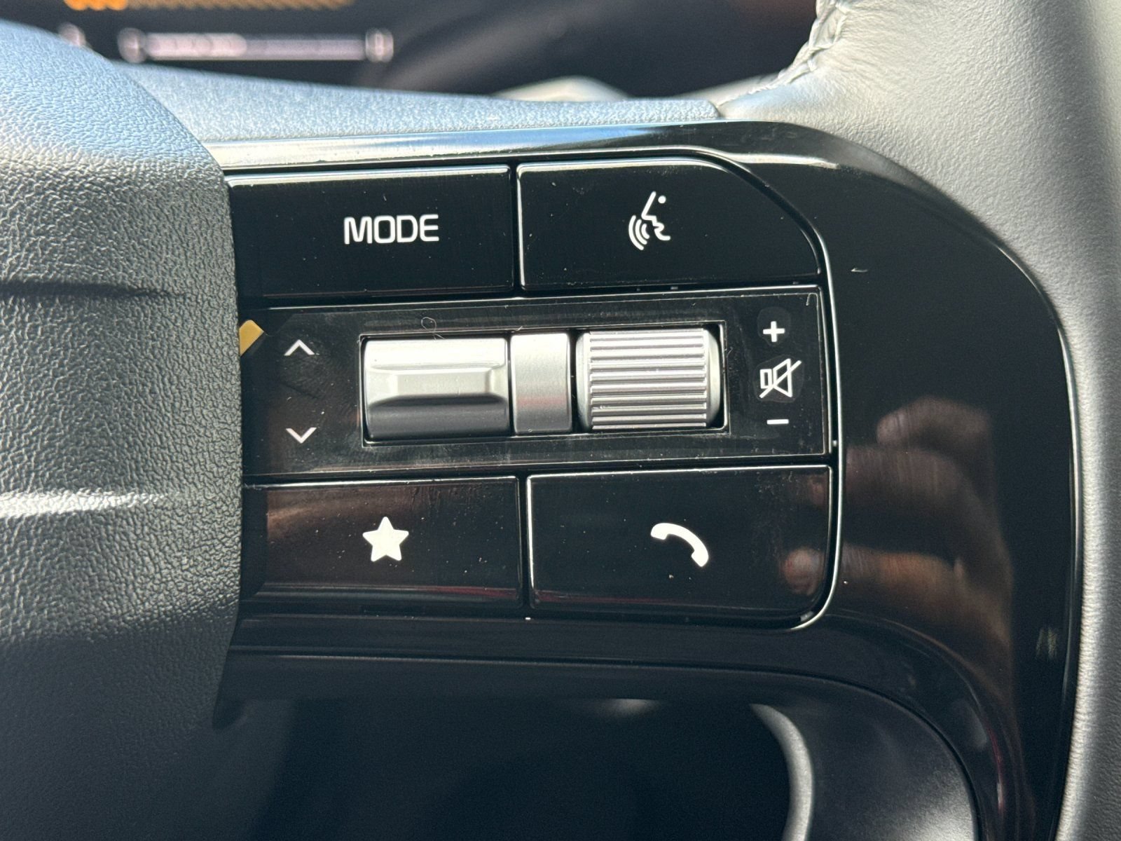Certified 2026 Kia Sorento EX AWD/4WD image 29
