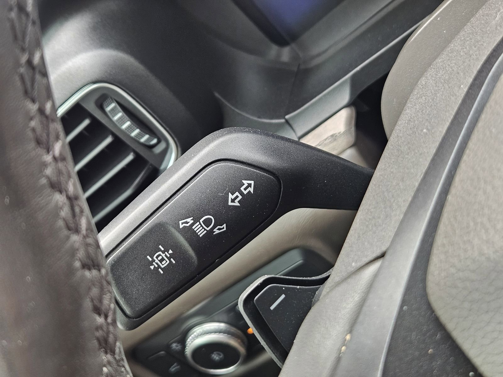 Used 2020 Ford Explorer Platinum w/ Premium Technology Package image 28