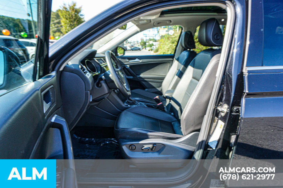 Used 2021 Volkswagen Tiguan SE w/ Panoramic Sunroof Package FWD image 18