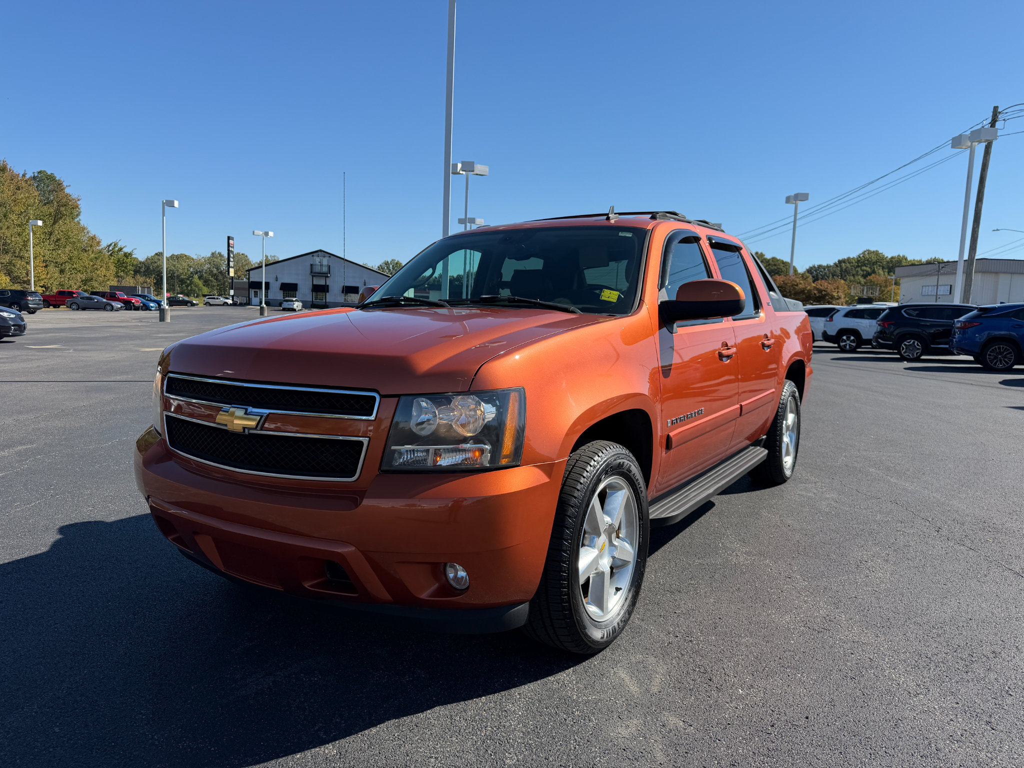 Used 2007 Chevrolet Avalanche LTZ w/ LTZ Preferred Equipment Group RWD image 3