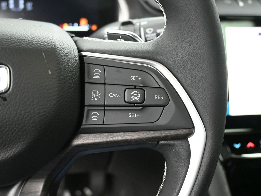 New 2026 Jeep Grand Cherokee Altitude image 26