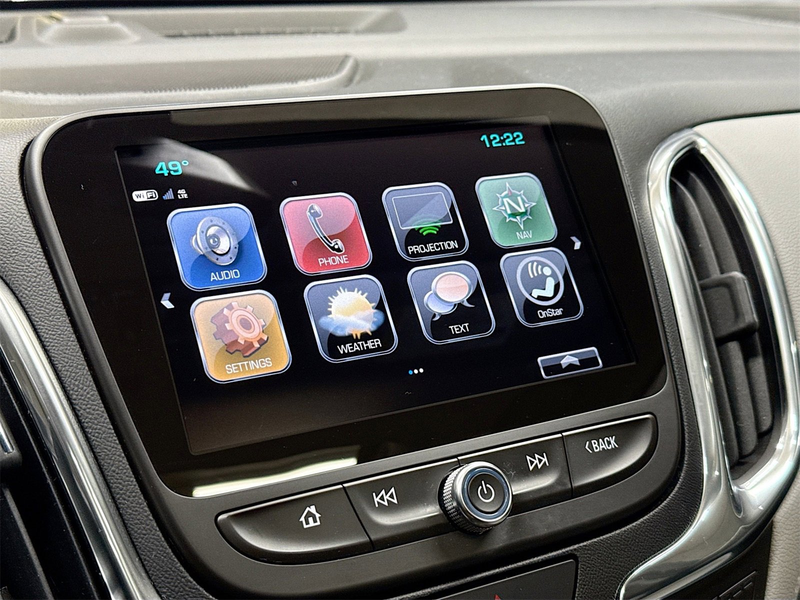 Used 2018 Chevrolet Equinox Premier image 15