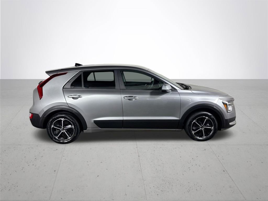 Certified 2024 Kia Niro LX FWD image 6