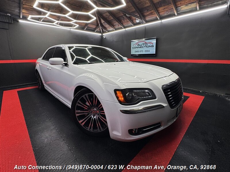 Used 2012 Chrysler 300 S RWD image 1