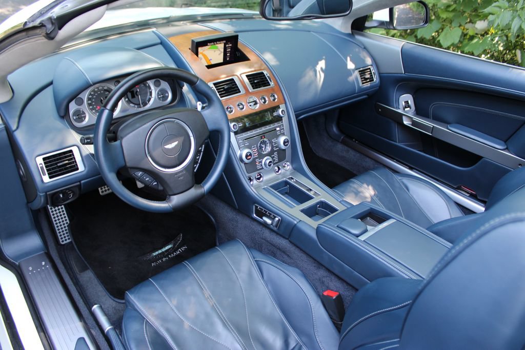 Used 2014 Aston Martin DB9 Volante RWD image 9