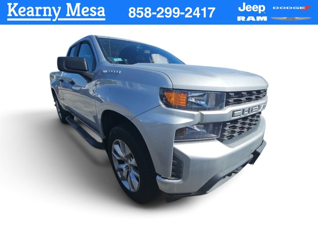 Used 2019 Chevrolet Silverado 1500 Custom w/ Custom Value Package AWD/4WD image 1