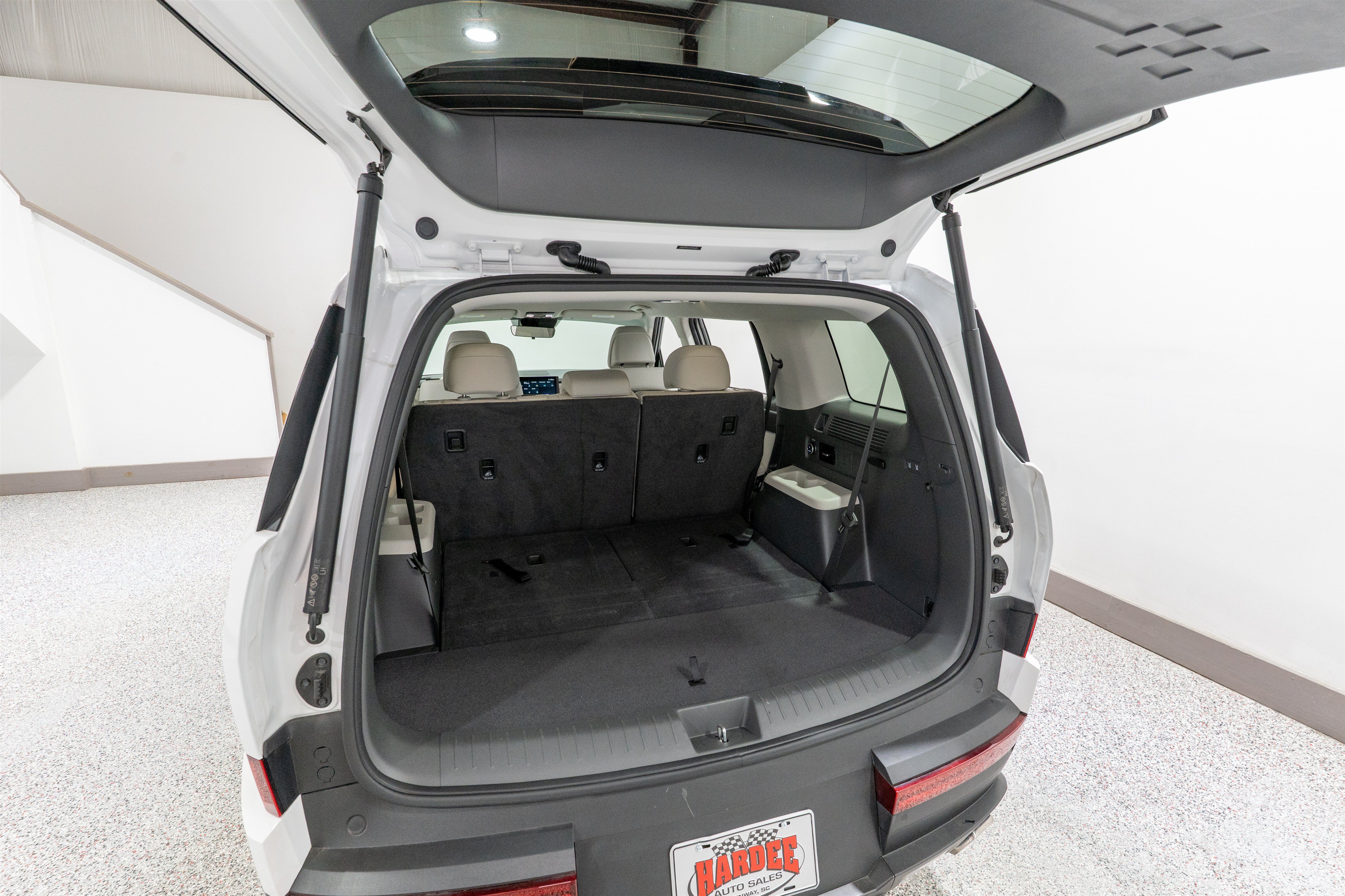 Used 2025 Hyundai Santa Fe SEL FWD image 33
