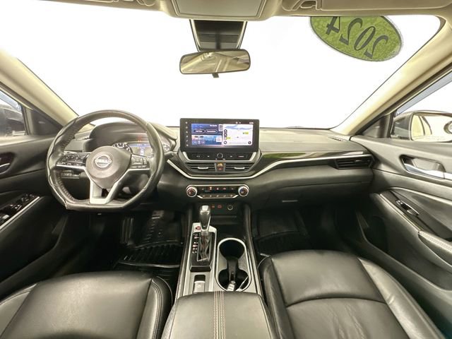 Used 2024 Nissan Altima 2.5 SR w/ SR Premium Package AWD/4WD image 3