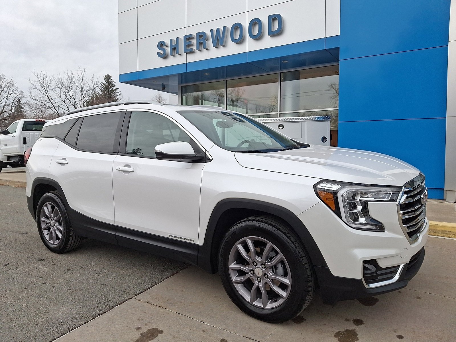 Used 2024 GMC Terrain SLT w/ Infotainment Package II