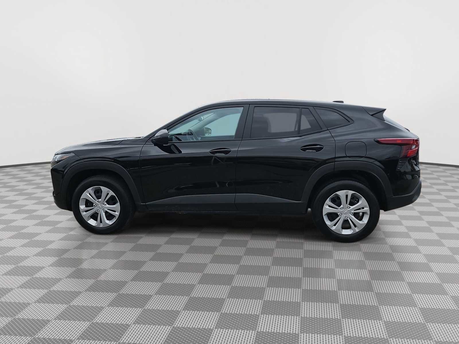 Certified 2025 Chevrolet Trax LS FWD image 5