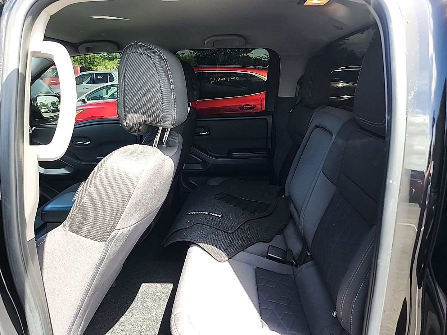 Used 2025 Nissan Frontier SV RWD image 15