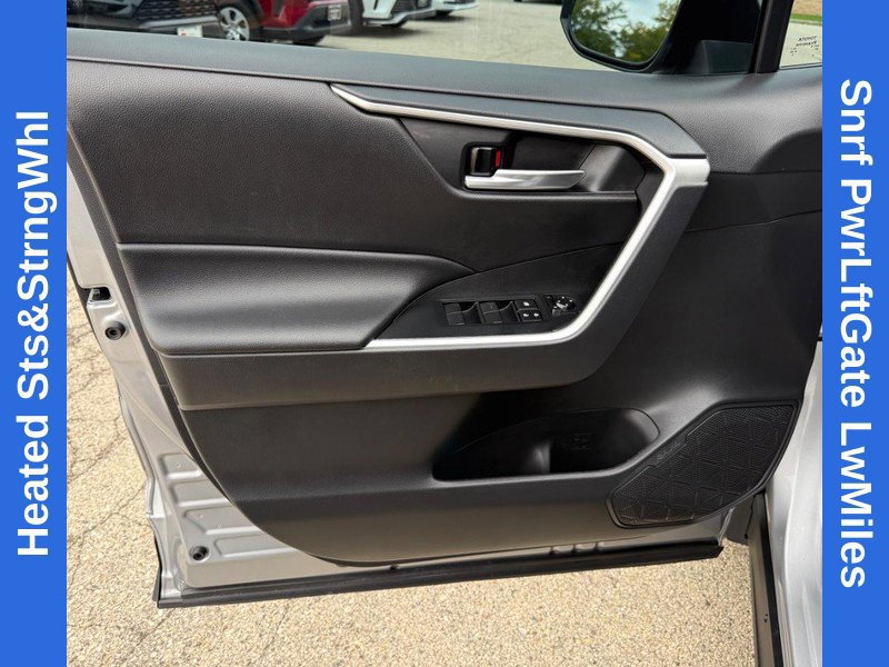 Used 2021 Toyota RAV4 XLE w/ Convenience Package AWD/4WD image 19