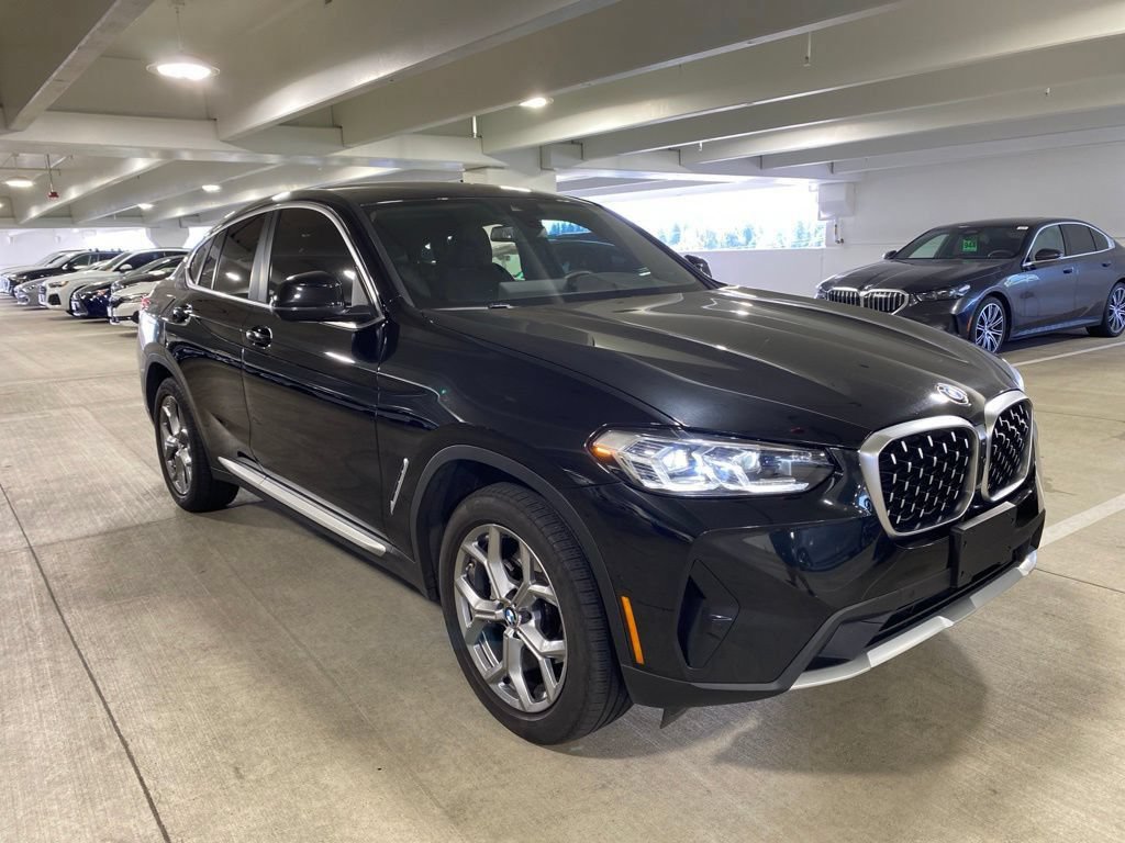 Used 2024 BMW X4 xDrive30i w/ Parking Assistance Package AWD/4WD image 6