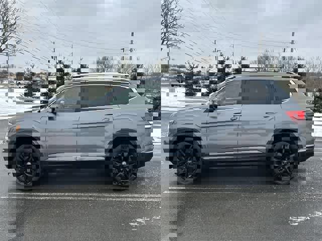 Used 2019 Volkswagen Atlas SEL Premium image 2