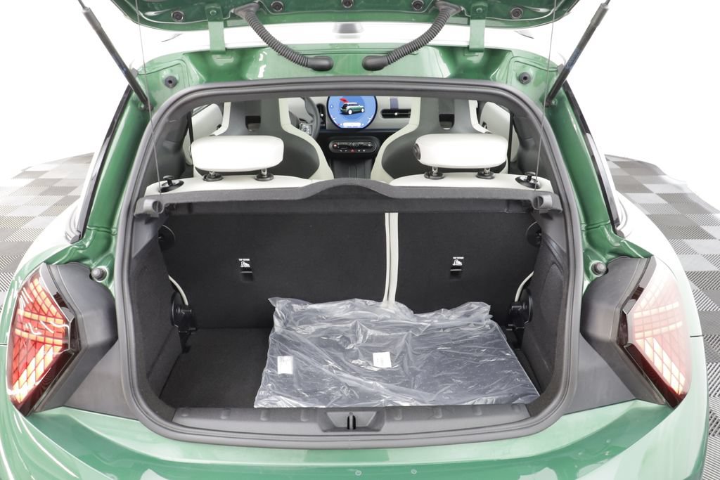 Certified 2026 MINI Cooper 2-Door Hardtop FWD image 16