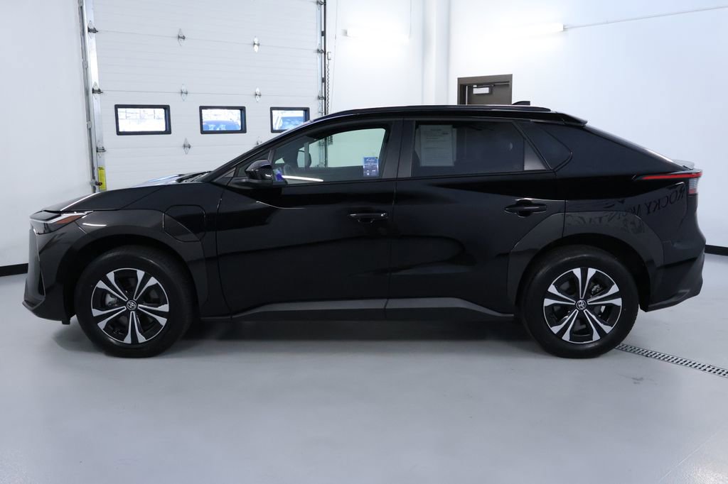 Used 2024 Toyota bZ4X XLE image 4