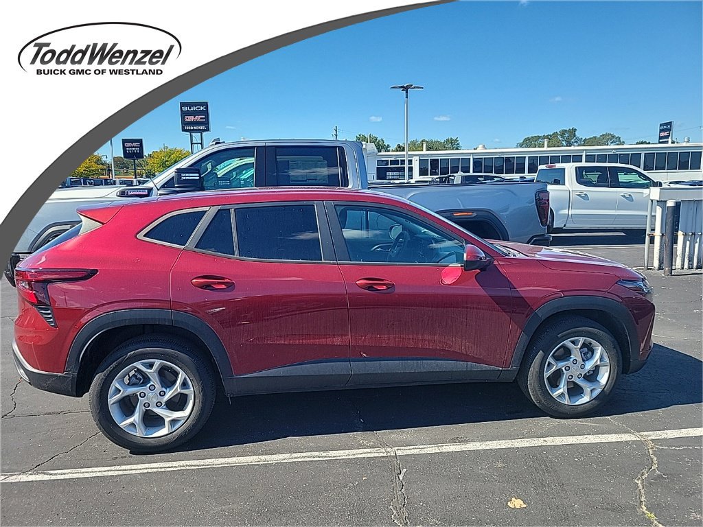 Used 2024 Chevrolet Trax LS w/ LS Convenience Package